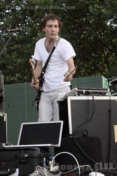 CARIBOU - 2011-05-28 - PARIS - Parc de la Villette - 